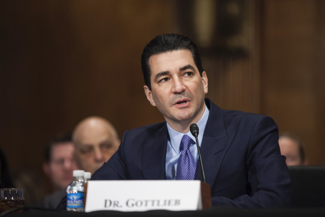 HealthBiohacker's tweet card. Pfizer Board Member Suggests End to Mask, Vaccine Mandates