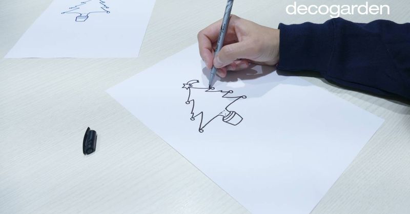 decogardentv's tweet card. ¿Quieres aprender a dibujar un árbol de Navidad? Descubre cómo dibujar un árbol de Navidad de forma sencilla y en menos de un minuto.