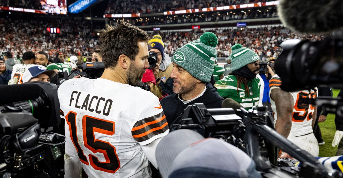 acmepackingco's tweet card. The two oldest QBs you know square off tonight, but there’s also logs of baseball still on.