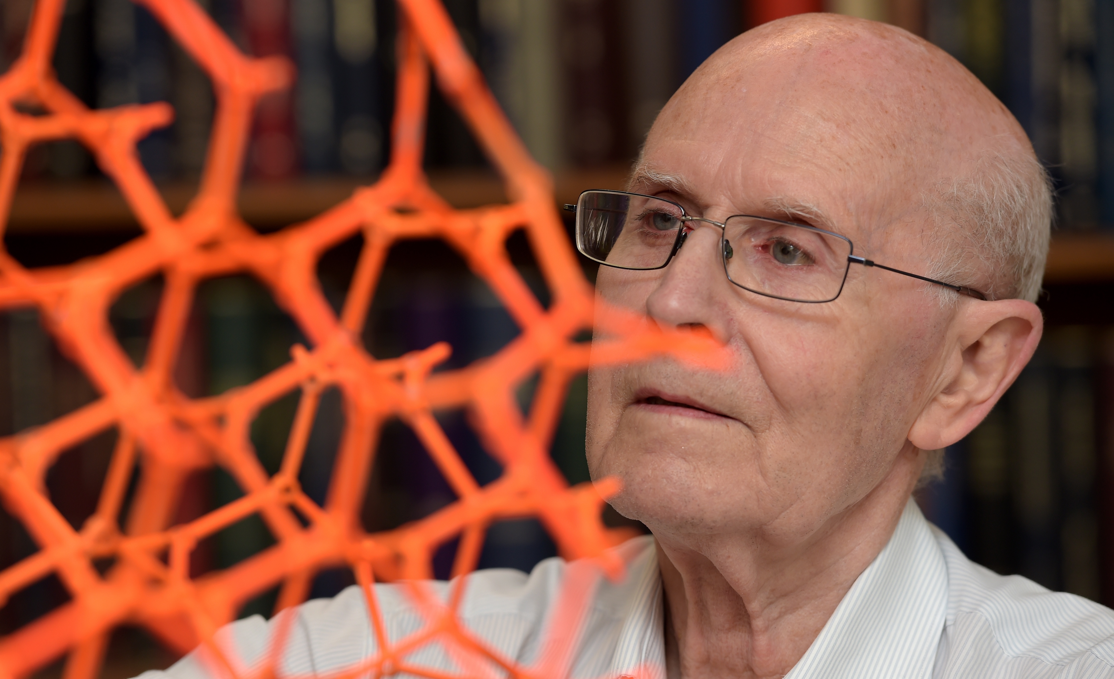 fxia61's tweet card. University of Melbourne Professor Richard Robson is one of three scientists awarded the 2025 Nobel Prize in Chemistry.