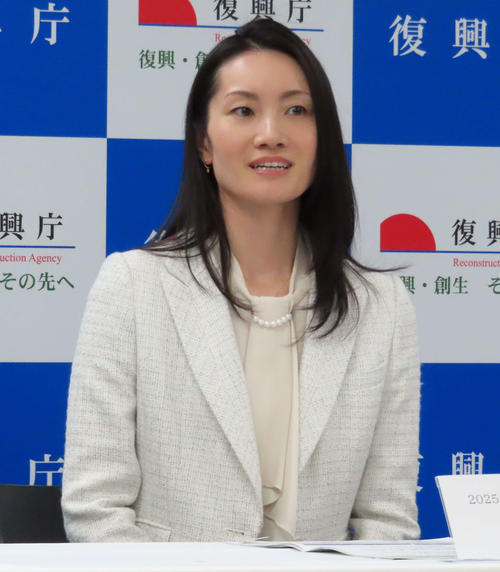 pipipippippip's tweet card. プロフィギュアスケーター荒川静香さん（43）が、15日放送のテレビ朝日系「夫が寝たあとに」（火曜深夜0時15分）に出演。プロスケーターと育児の両立を語った。荒… - 日刊スポーツ新聞社のニュースサイト、ニッカンスポーツ・コム（nikkansports.com）