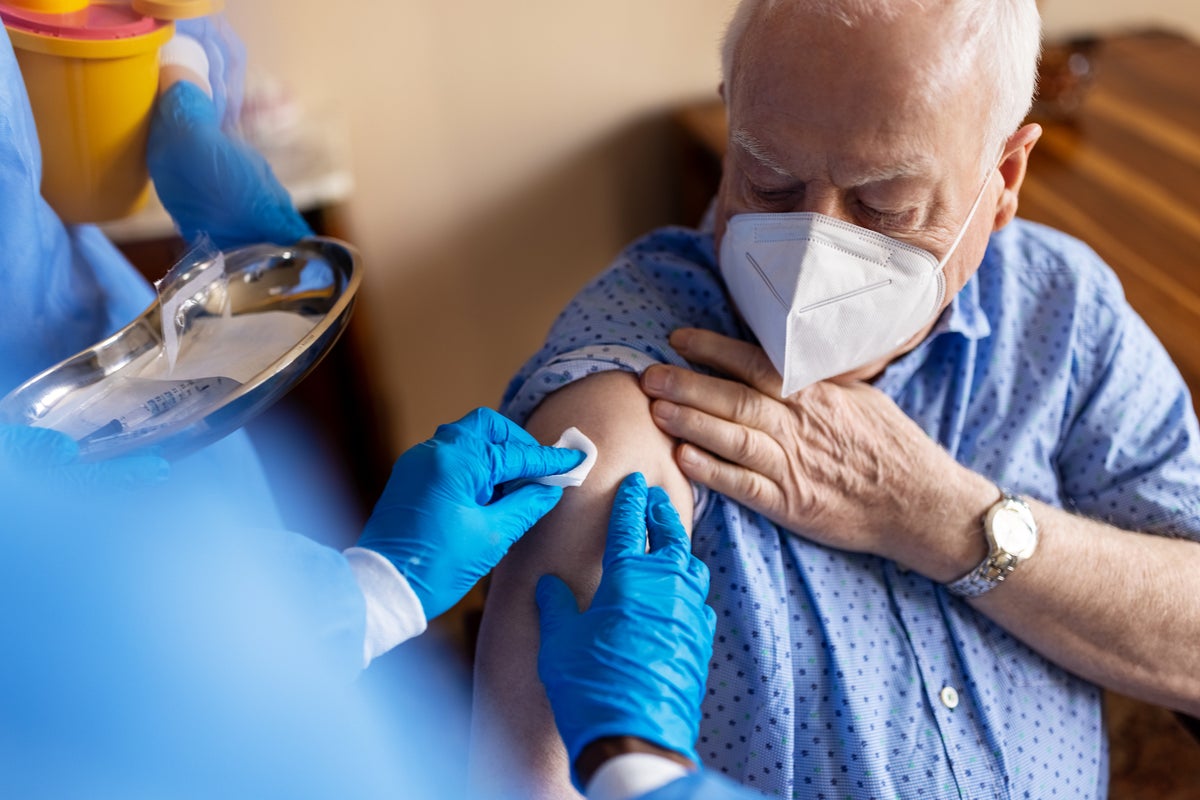 Kit_Yates_Maths's tweet card. A new study shows that receiving an updated COVID vaccine reduced people’s risk of severe disease and death in all age groups, regardless of immunity from prior infection or vaccination