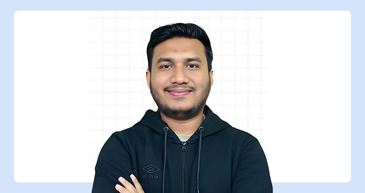 AnalyticsVidhya's tweet card. Build ML pipelines with MLflow & DVC—data prep, model tracking, CI/CD on AWS & Chrome plugin integration, all in one free course.