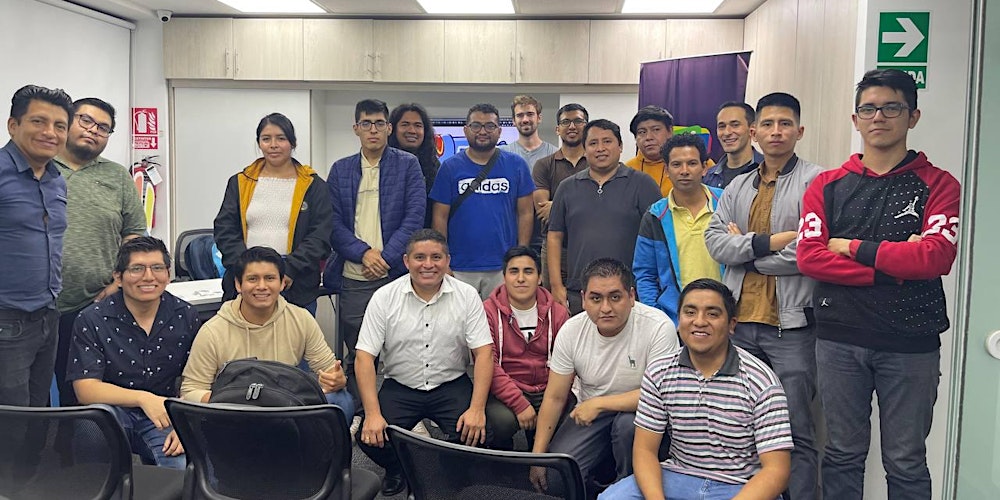 php_peru's tweet card. Este un evento para compartir conocimientos y experiencias entre programadores PHP de todos los niveles.