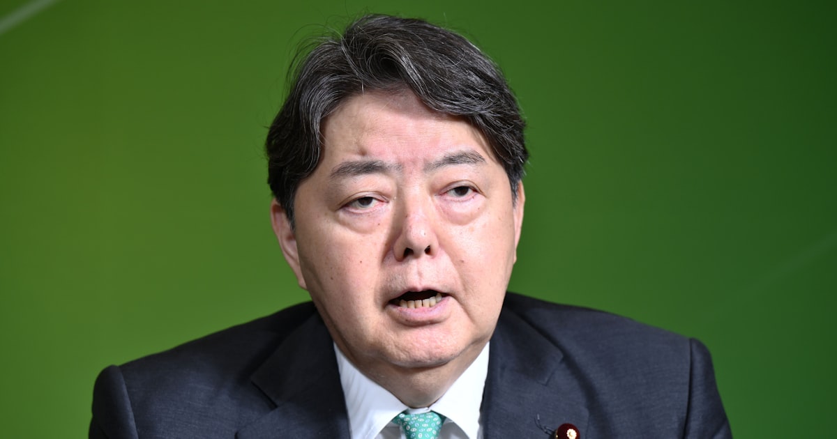 nikkei's tweet card. 林芳正官房長官は26日、自民党総裁選に際し日本経済新聞のインタビューに答えた。政策力を高めるため霞が関改革に取り組みたいと述べた。経済企画庁などを例示し「横串を刺し、長期的な戦略企画をする役所が必要だ」と強調した。音楽やアニメといった強みを生かす「コンテンツ庁」の設置にも意欲を見せた。「全省庁をまないたの上に載せて大きな議論をしたい」と語った。これまでに分割論があった厚生労働省にも言及した。
