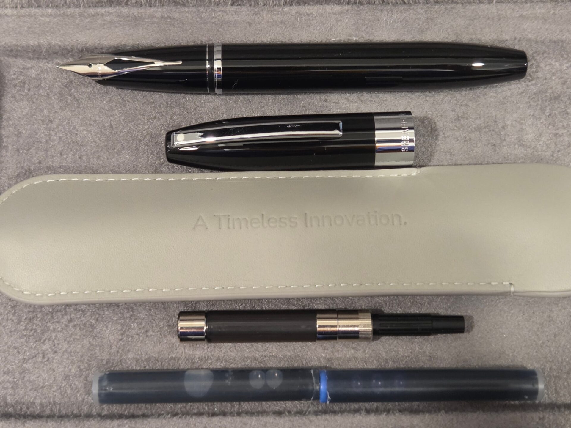 CharmChawm's tweet card. Sheaffer Legacy – Howard Cunix