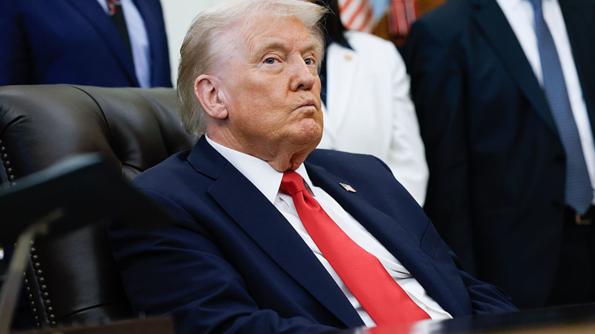 ChrisMurphyCT's tweet card. Americans' views on the economy turned more negative in the third quarter with deepening concerns about jobs, inflation and the outlook.