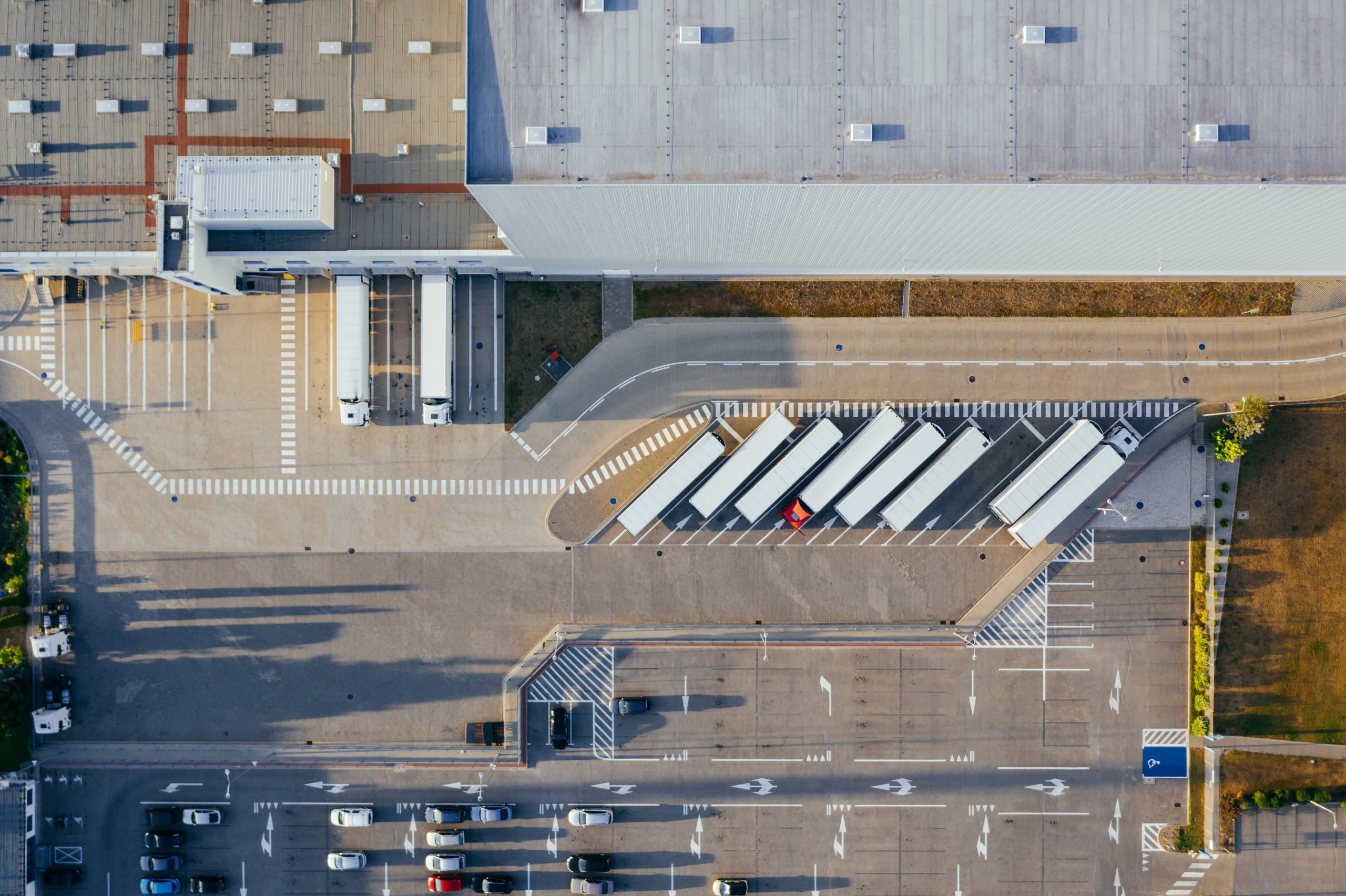 SQLPhil's tweet card. Photo by Marcin Jozwiak on Unsplash We recently wrote about ETLs and why they’re important. We wanted to provide an outline for what ETL tools are. You could refer to these ETL tools as workflow...