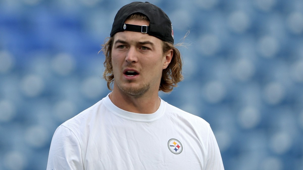 NFL_DovKleiman's tweet card. Pittsburgh Steelers quarterback Kenny Pickett experienced a moment of panic when his SUV, containing the team's playbook, was stolen earlier this week.
