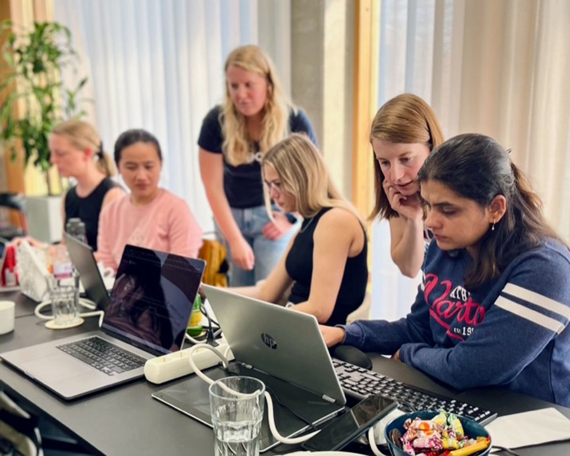 PinkProgramming's tweet card. Pink Sunday is our popular coding events where women, transgender and non-binary people can meet up, code and network together!