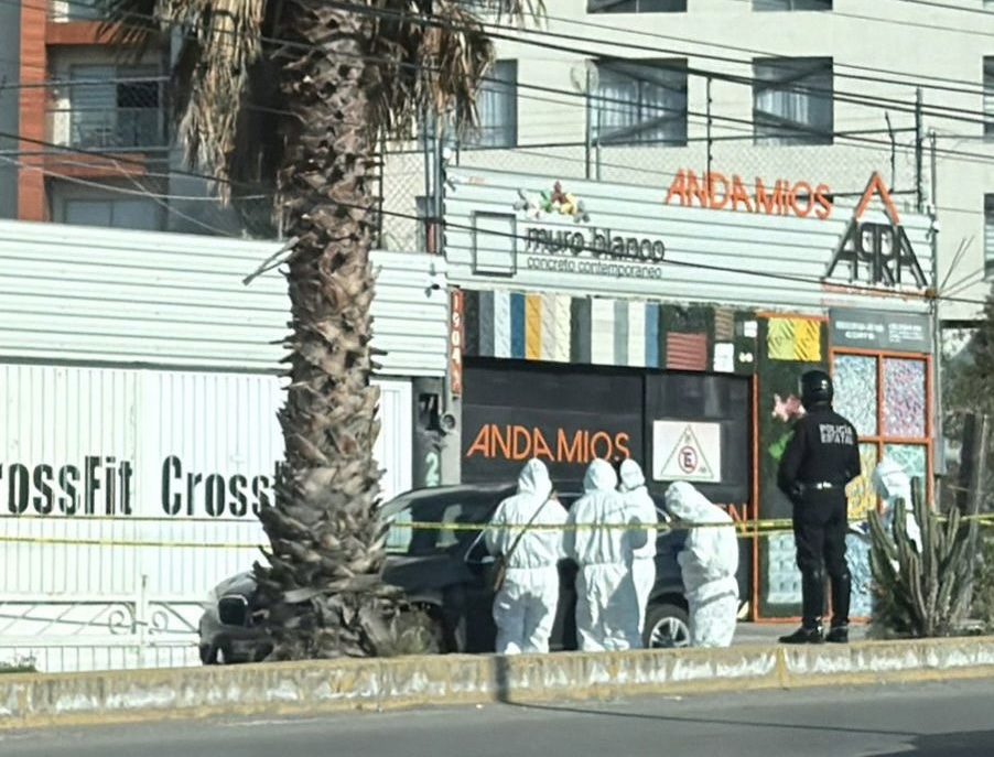 SintesisHgo's tweet card. La mañana de este viernes, un hombre fue tiroteado mientras circulaba a bordo una camioneta marca BMW, color negro, con placas de circulación HKL052C sobre el bulevar Ramón G. Bonfil, en Pachuca. Los...