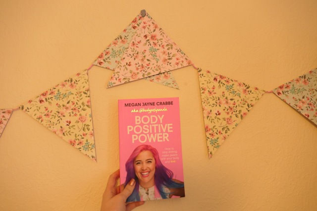 lunarchar_'s tweet card. Upon completing my reading goal for 2017 in late September (blog post on its way about all my wonderful reads at the end of the year!)  I decided to go about hand-picking some special ones to end t…