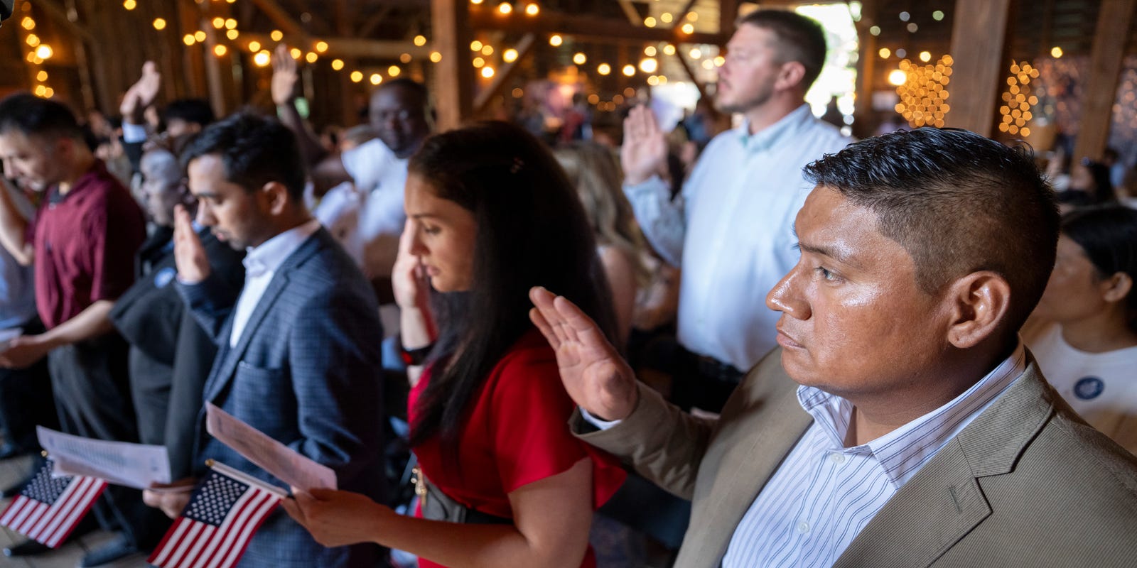 writefelissa's tweet card. Living History Farms held a naturalization ceremony for 41 individuals, officially welcoming the group from more than a dozen countries to the U.S.