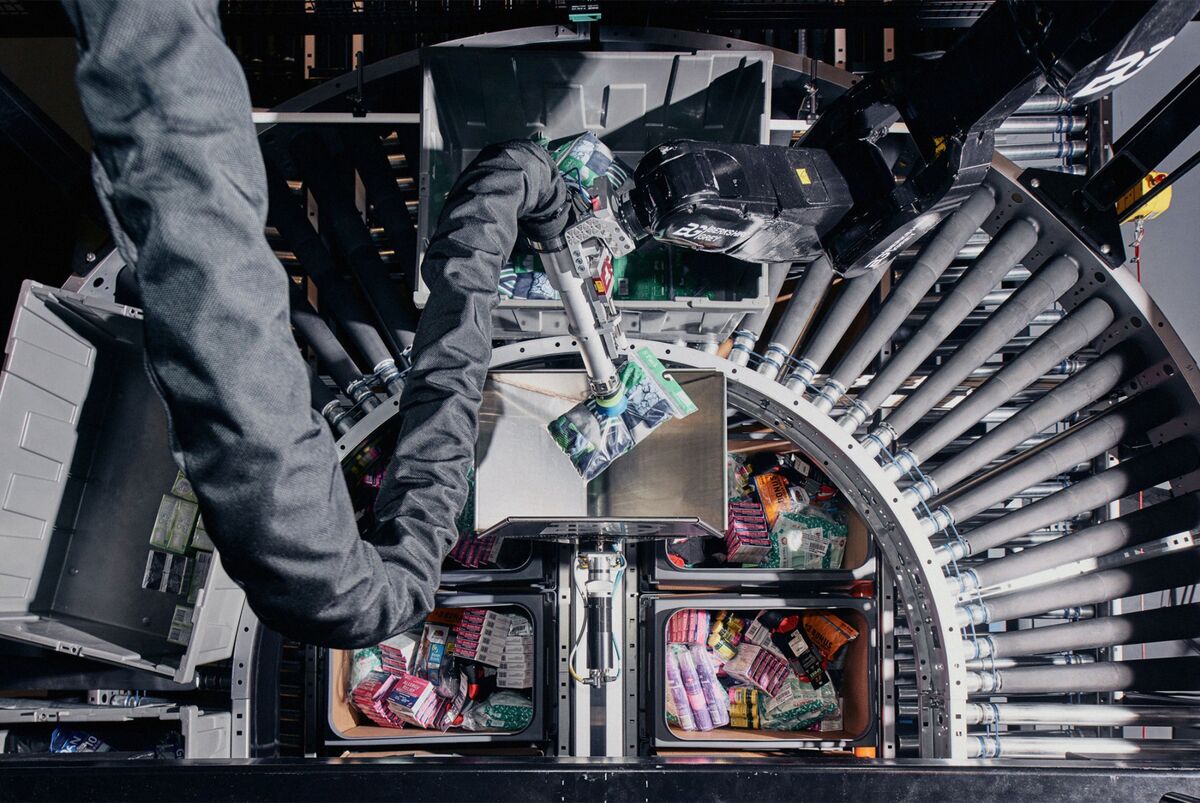 chafkin's tweet card. Berkshire Grey’s machines can pick, pack, and ship most items of 5 pounds or less.