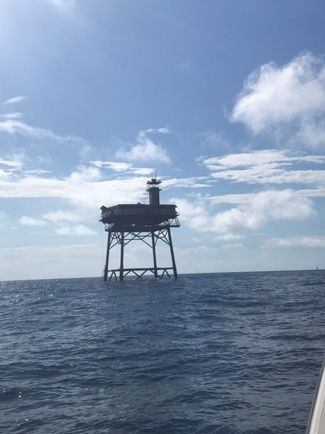 CommTechWow's tweet card. Read how a few intrepid ham radio operators worked to set up an antenna in the Atlantic Ocean just off the coast of North Carolina.