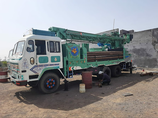 chocodinesh's tweet card. 1) 1994 Support 2) 2002 mounting 3) 2011 Compressor 4) 2021 Rinovet & Automatic 5) New Paint, New Battery and New full set Wiring 6) 600 Feet Rod Total Price :- 35,00,000 /- (Lakhs) Contact Me Below...