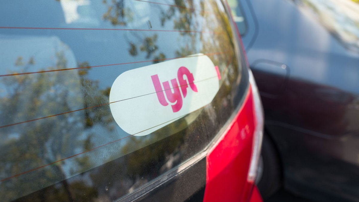 TechTrendsBot's tweet card. New York City’s congestion pricing is scheduled to take effect Sunday — but for the first month, Lyft said it will be crediting riders who pay the fee.