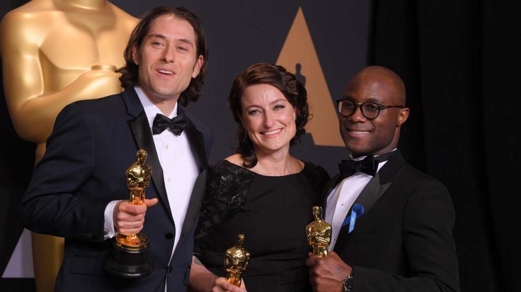 ScriptSelling4's tweet card. While La La Land is the Oscar favorite, how will the audience respond to a stripped-down show that's the antithesis of a musical.
