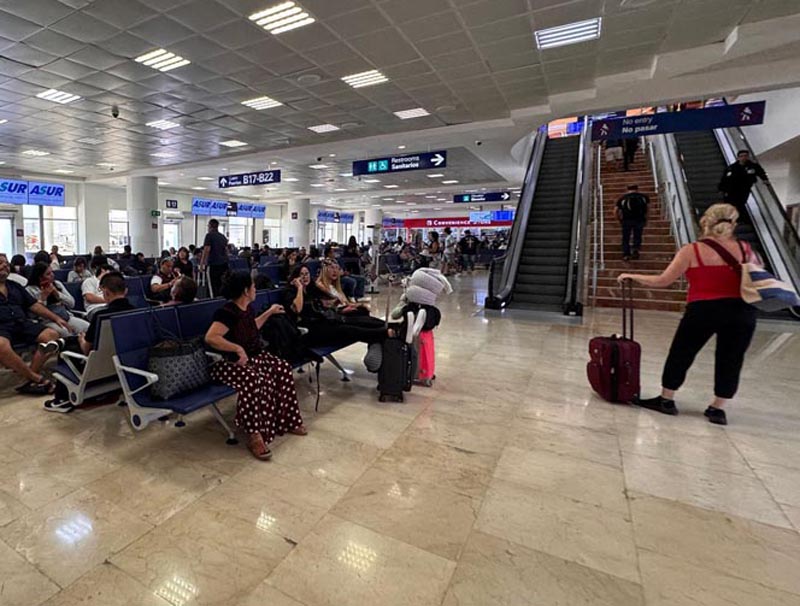 infoqroomex's tweet card. Aeropuerto de CancúnProgramó Aeropuerto de Cancún 521 operaciones. e las cuales 261 serán llegadas (80 nacionales y 181 internacionales).