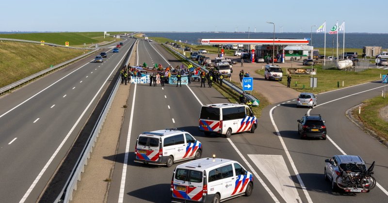 Blokkade op Afsluitdijk door Extinction Rebellion