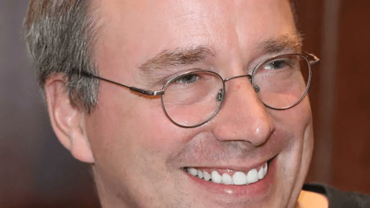 jccall80's tweet card. The Linux Kernel's removal of Russian maintainers over compliance concerns ignites debate. Linus Torvalds defends the decision, citing sanctions and slamming critics.