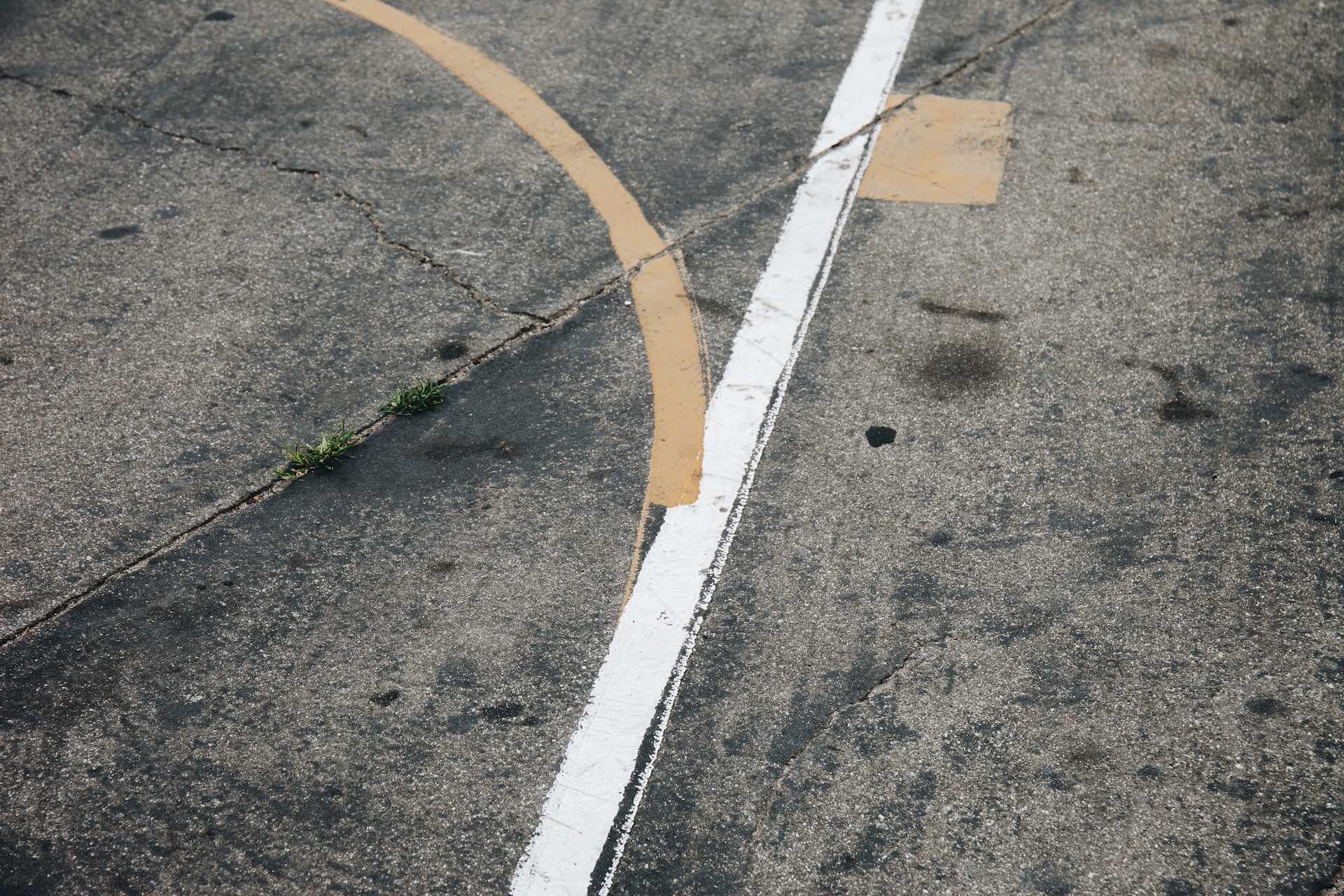 news_contractor's tweet card. Concrete pavement accounts for 20% of the US interstate system.