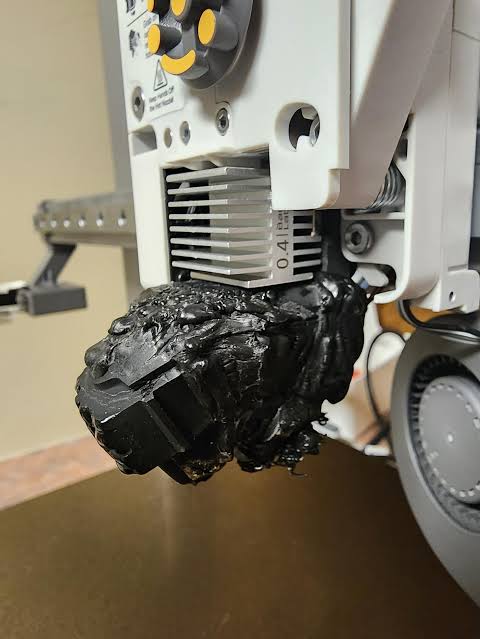 bectcomputing's tweet card. You've been there. The print starts beautifully. That first layer is a thing of beauty, a perfect glassy sheet of molten plastic. You walk away, filled with the quiet confidence of a seasoned maker....