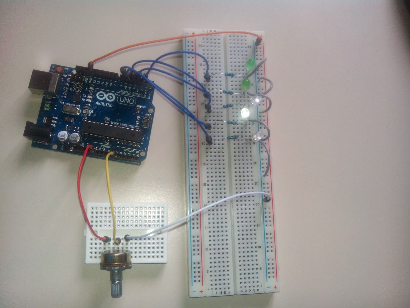 arduino_uno_'s tweet card. Aprende a utilizar el Potenciometro con Arduino mediante este sencillo tutorial para ver como funciona este sencillo y práctico dispositivo