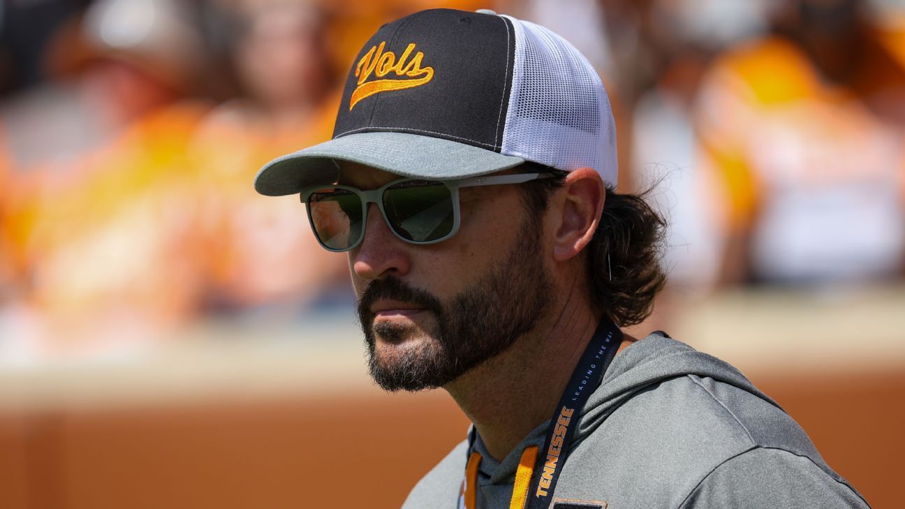 andreabox0's tweet card. The Giants have zeroed in on University of Tennessee baseball coach Tony Vitello for their managerial opening, sources confirmed to ESPN on Saturday.