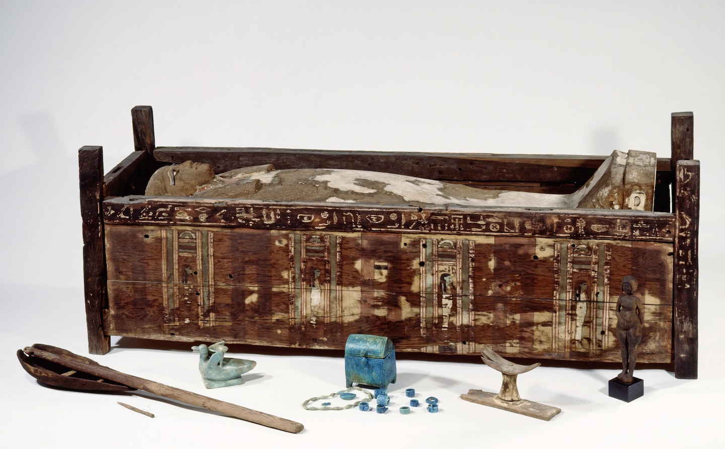ufob0t's tweet card. Scientists have struggled to extract DNA from Egyptian mummies for decades. A new report shows ancient Egyptians were closely related to people in the eastern Mediterranean.