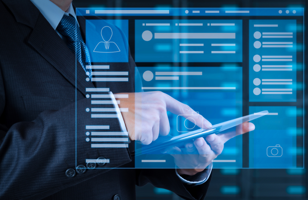lowcodeplatform's tweet card. Discover the key benefits of our B2B portal software with order tracking, customer management, and secure access, all in one easy-to-use online platform.