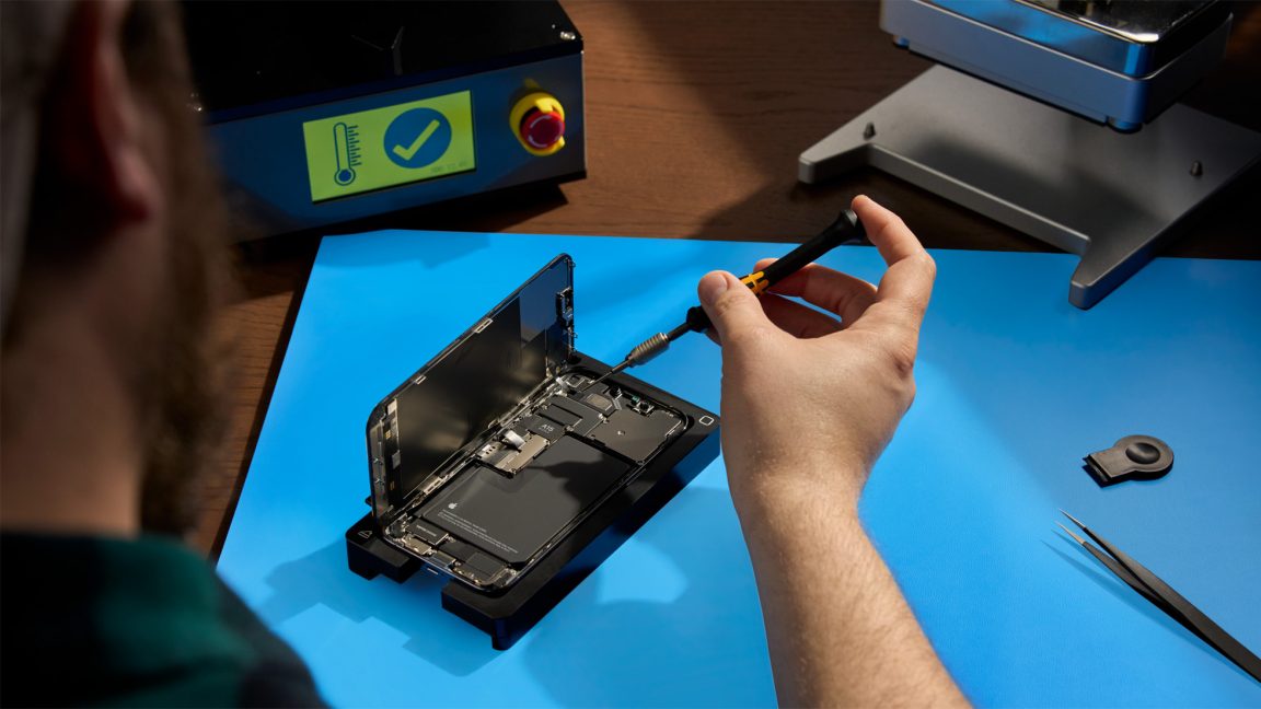 TechsInaSec's tweet card. Users can either purchase or rent tools and parts to fix the latest iPhones.