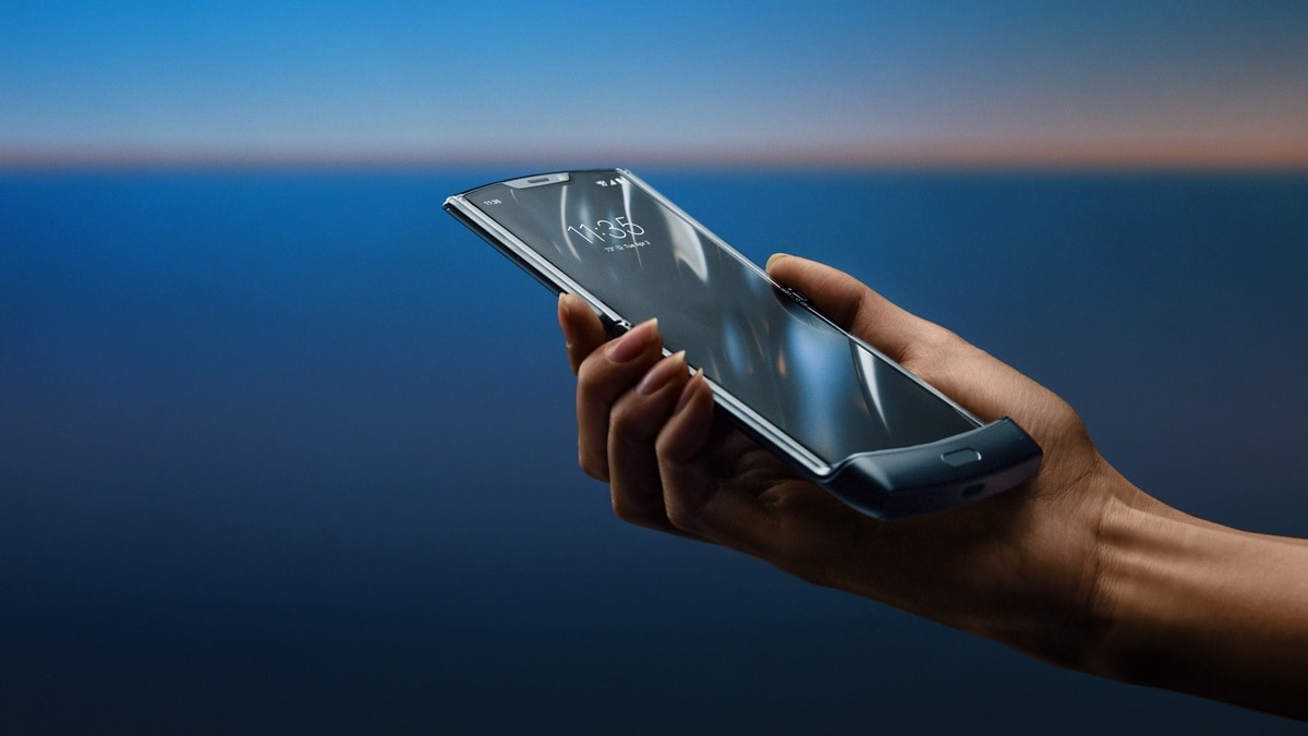 TechGadgetBlog's tweet card. Motorola Razr (2019) would compete against Samsung Galaxy Z Flip that was launched in India last month.