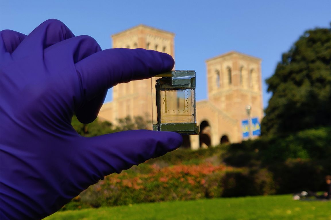 grandiopanda's tweet card. UCLA-developed experimental device quickly processes ambient light and demonstrates ability to reduce glare in images.