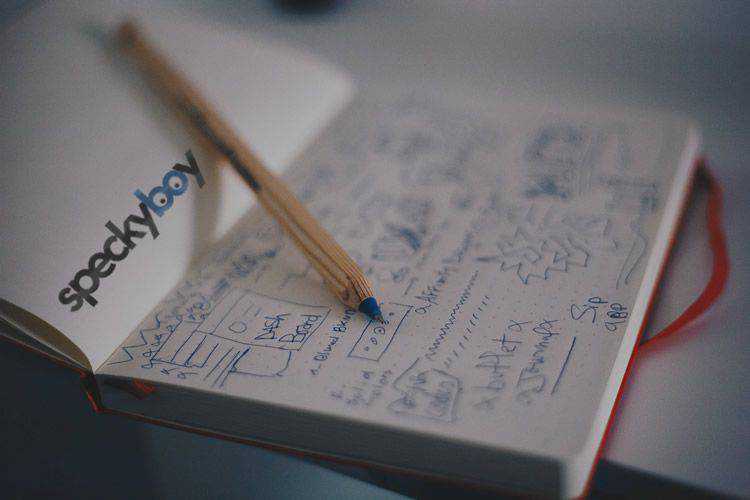 WebDesigner_it's tweet card. Speckyboy shares practical resources, templates, and inspiration for creatives and developers, with a focus on UI design, web development, print design, and WordPress.