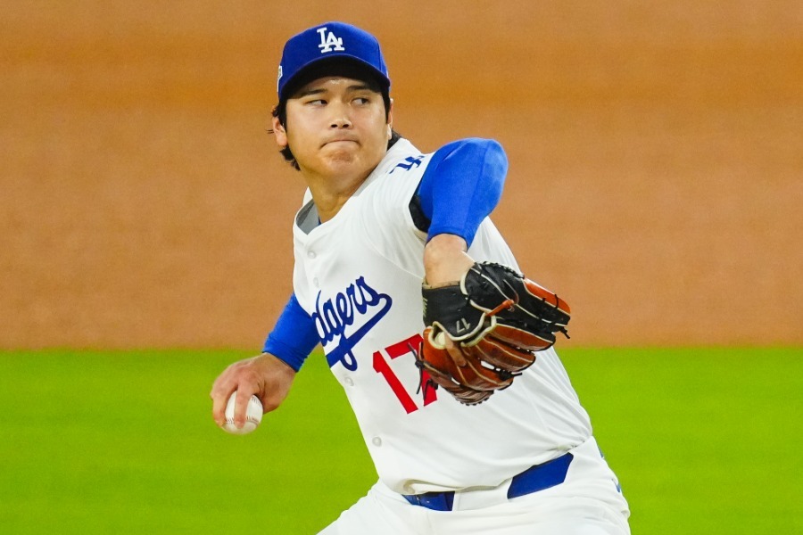 1v1_1v1's tweet card. 　ドジャース・大谷翔平投手は17日（日本時間18日）、ナ・リーグ優勝決定シリーズ第4戦に「1番・投手兼指名打者」で先発出場。打っては1試合3本塁打、投げては6回0/3を無失点、10奪三振の大活躍でシ