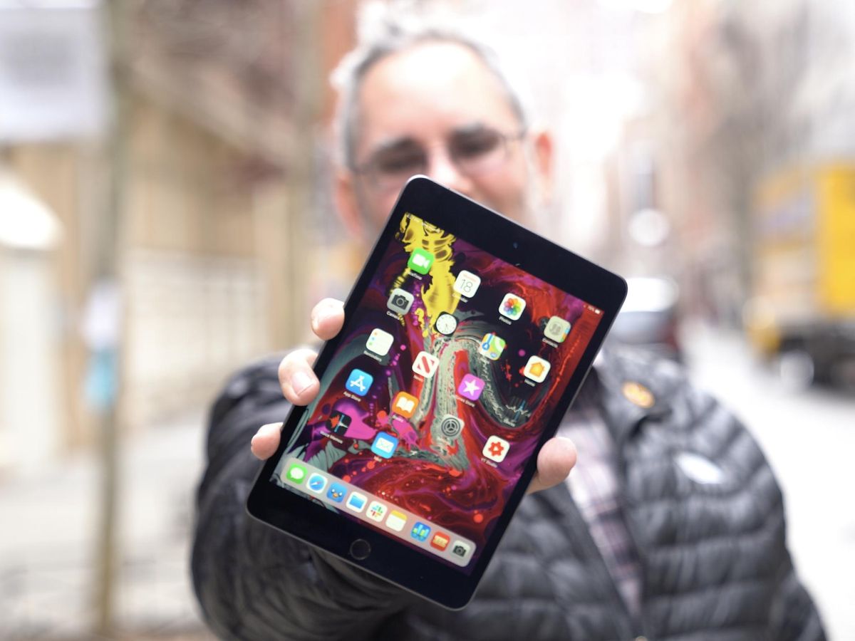 androidcentral's tweet card. It's time for Android users to suck it up and get this iPad Mini deal for Cyber Monday