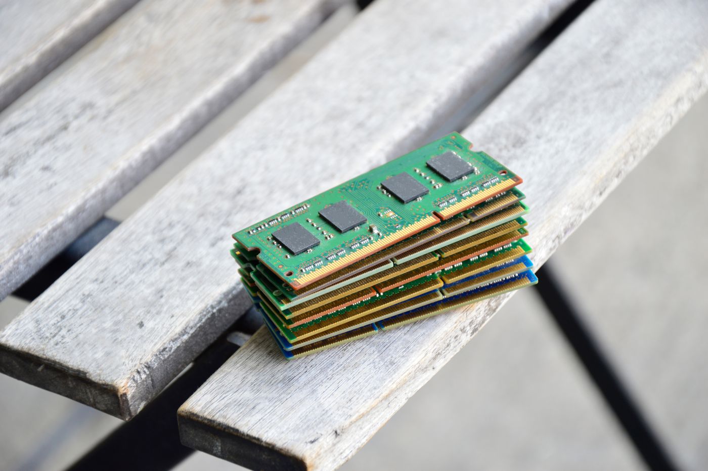 binaryforkcom's tweet card. While some manufacturers configure their laptops and desktops with a base of 32 GB RAM there are plenty of examples (think Apple) where devices start with