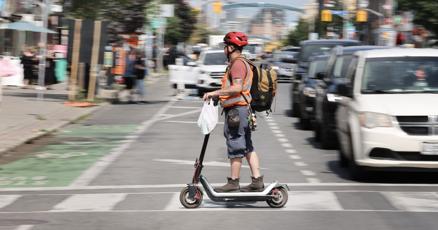 UnityHealthTO's tweet card. St. Michael’s Hospital is emabarking on new study to help bring safety to Toronto roads after data shows an increasing number of e-scooter and e-bike accidents.