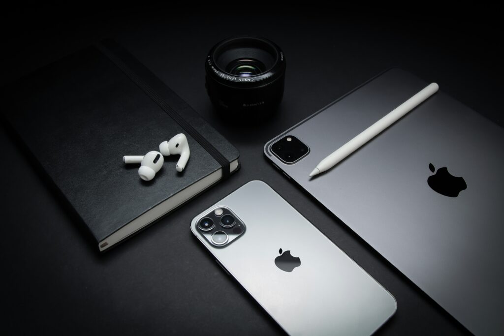 TechBizFlow6's tweet card. Discover the Logitech Muse, the innovative digital pencil designed exclusively for Apple Vision Pro. Explore its 2026 launch features, design.