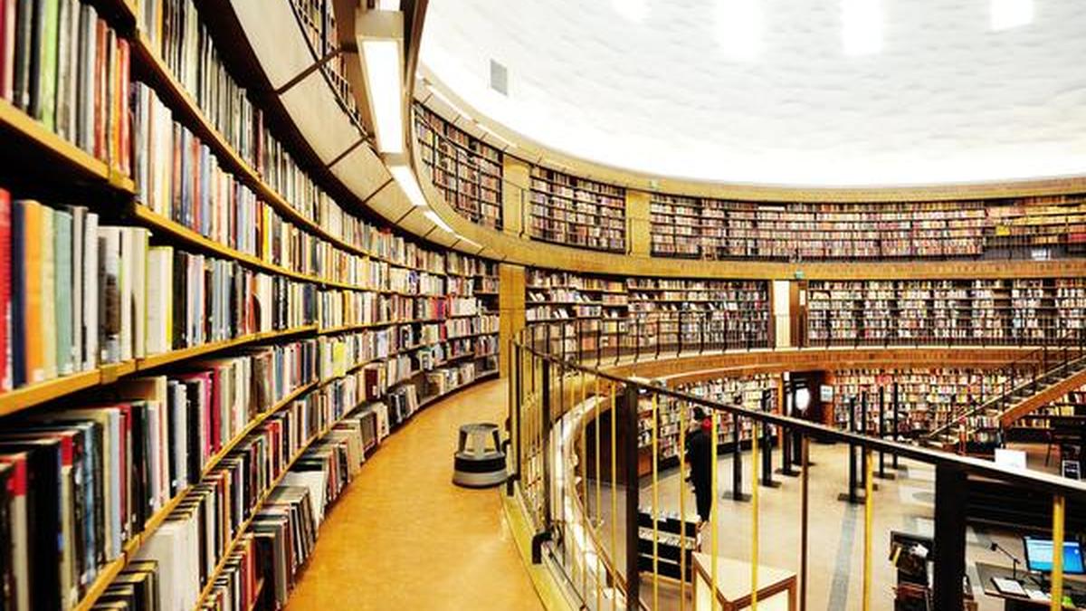 LibraryTechBuzz's tweet card. Academic libraries are re-purposing themselves to become the go-to places for study, research and relaxation