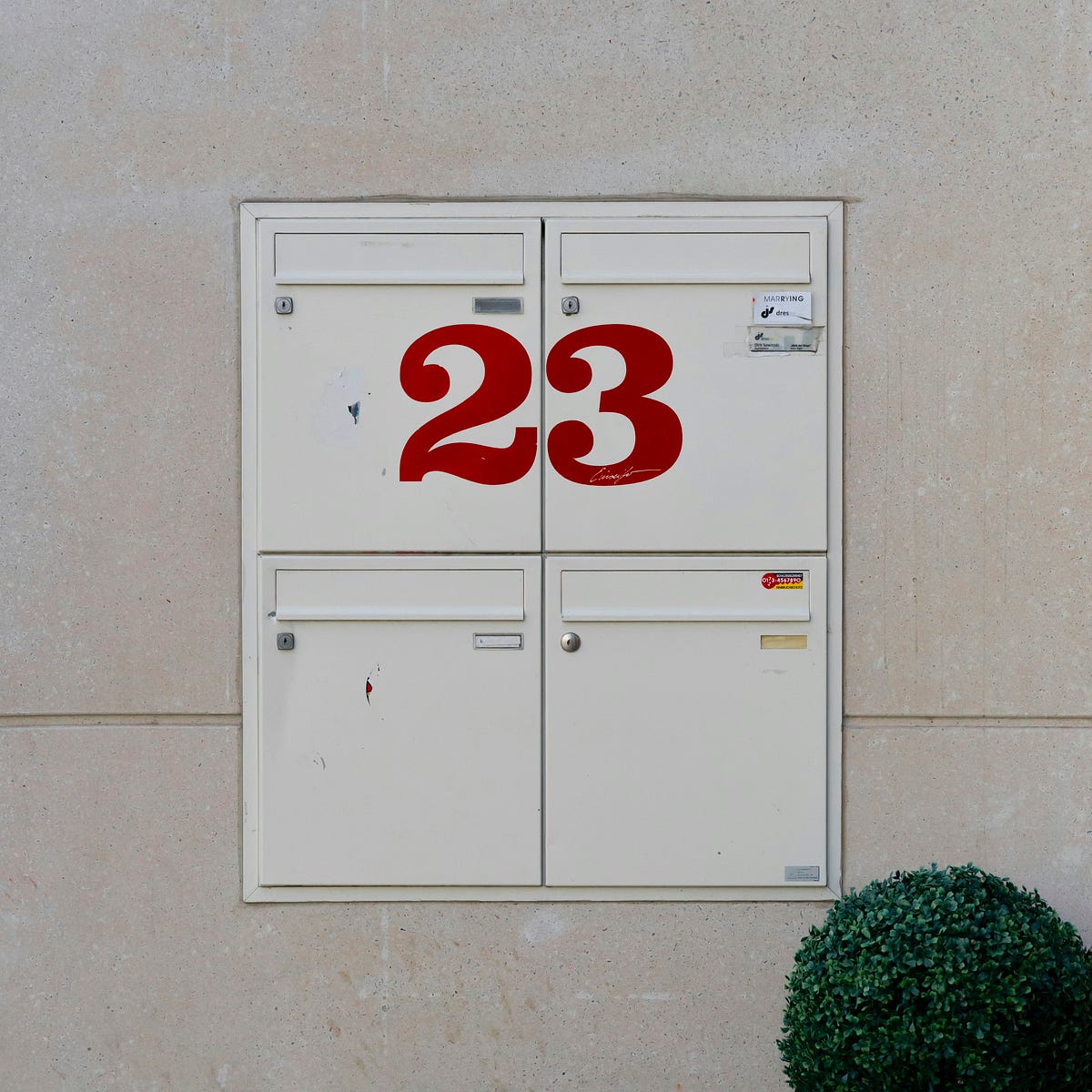 ghrd's tweet card. With the fantastic announcement that Oracle Database 23ai is now generally available, I wanted to share some SQL*Plus 23ai enhancements.
