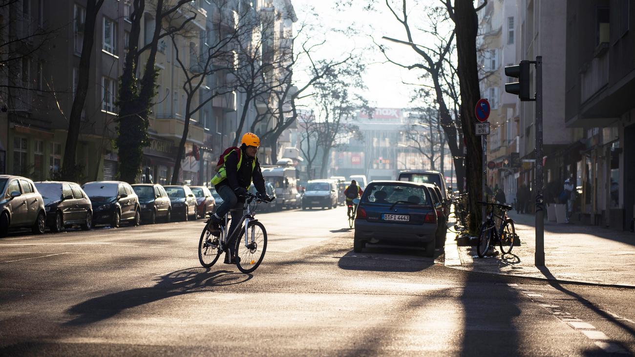 FFriesecke's tweet card. Vom Bund ist in absehbarer Zeit keine Verkehrswende zu erwarten. Das bevorstehende Fahrverbote-Urteil zeigt: Der Umbruch muss von unten kommen.