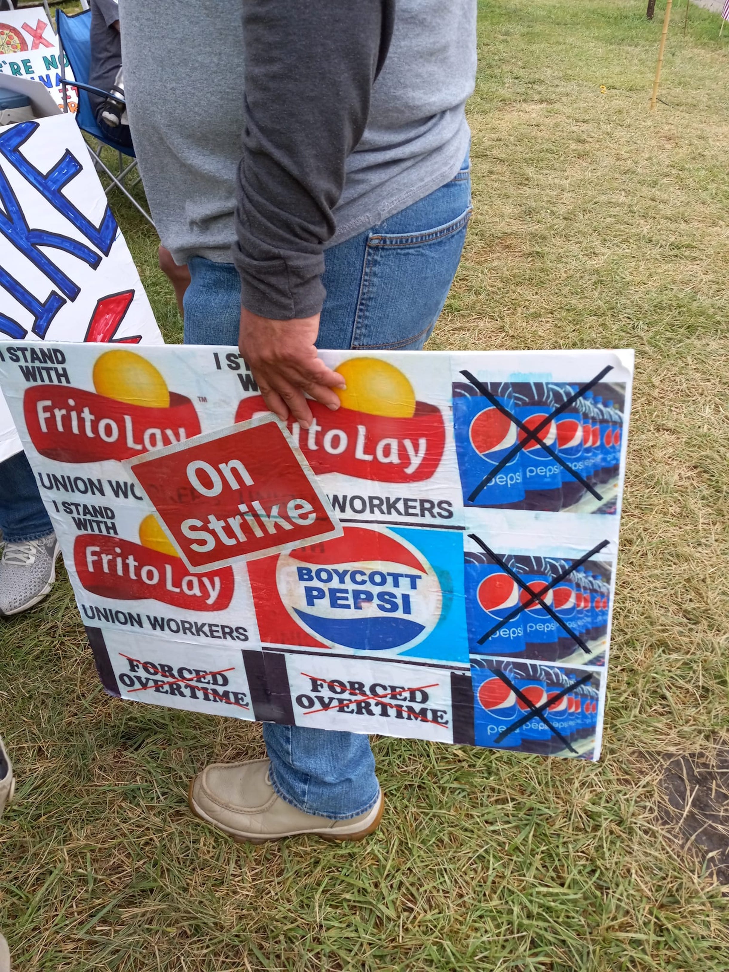 LaurenKGurley's tweet card. Hundreds of workers at the Frito-Lay plant in Topeka, Kansas are striking for the first time.