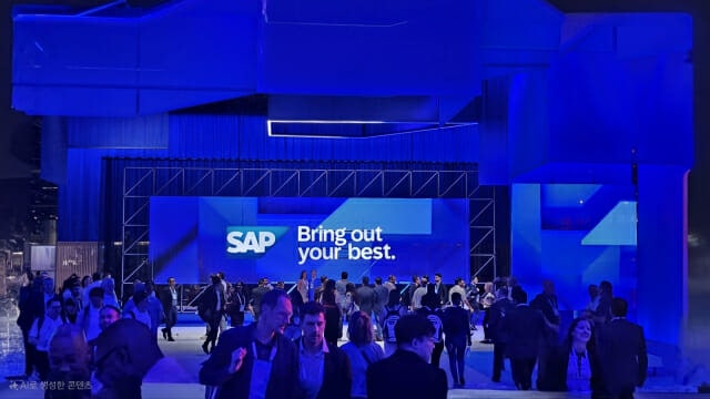 eabap's tweet card. SAP가 차세대 전사적자원관리(ERP) 시스템 'S/4HANA'를 출시한 지 10년이 지났지만, 여전히 상당수 기업 고객이 전환에 어려움을 겪고 있는 것으로 나타났다. 19일 시장조사업체 프리폼 다이내믹스가 주요 I