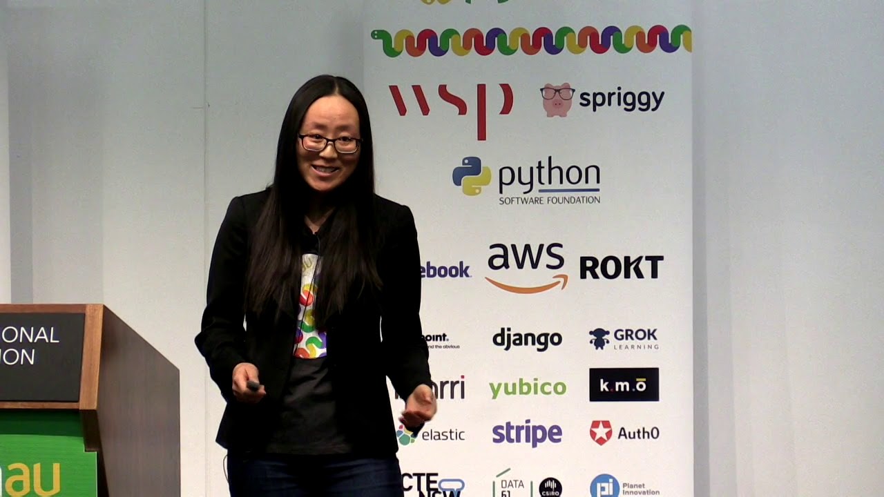 TwoMinCompSci's tweet card. "A Programmer's Guide to Public Speaking" - Donna Zhou (PyCon AU 2019)