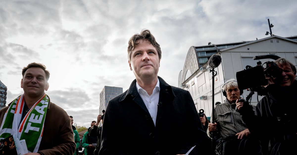 Addwhere_UI's tweet card. Verkiezingen: Uit de traditionele toets van verkiezingsprogramma’s door de Nederlandse Orde van Advocaten blijkt dat alleen de Partij voor de Dieren (PvdD), GroenLinks-PvdA, Volt en Denk binnen de...