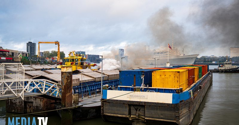 Brand op duwbak bij afvaloverslagstation Brielselaan