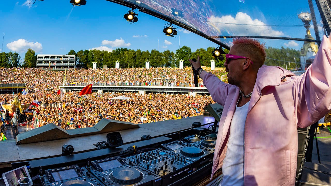 daviddgeorge's tweet card. Robin Schulz | Tomorrowland 2022 - WE1
