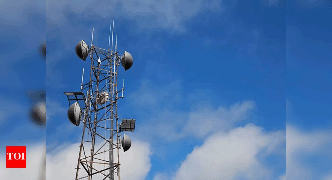 timesofindia's tweet card. Telecom regulator Trai has recommended making 'Truecaller-like' name display compulsory for incoming calls. Find out what it is, and the response from Airtel, Jio, Vodafone, and Truecaller.